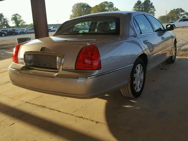 2LNBL8CV0BX756658 - 2011 LINCOLN TOWN CAR S SILVER photo 4