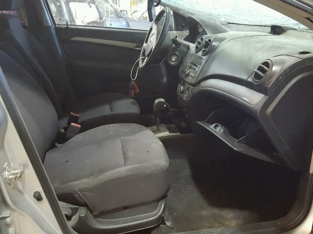 KL1TD56EX9B357096 - 2009 CHEVROLET AVEO LS SILVER photo 5