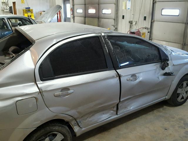 KL1TD56EX9B357096 - 2009 CHEVROLET AVEO LS SILVER photo 9