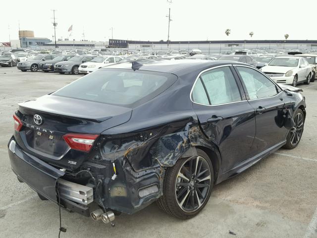 4T1B61HK4JU500090 - 2018 TOYOTA CAMRY XSE BLUE photo 4