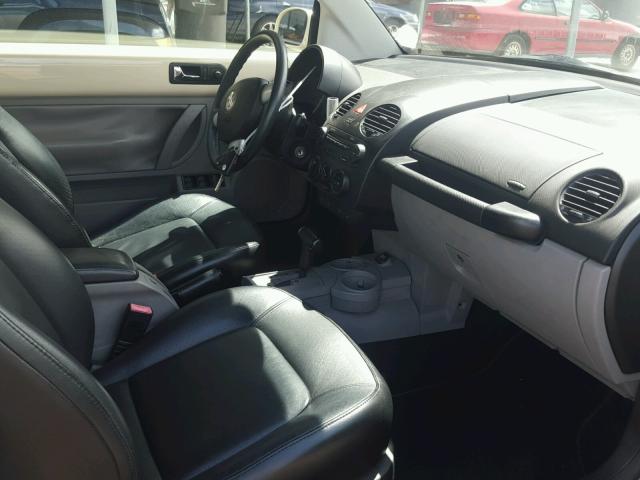 3VWCD31YX4M338819 - 2004 VOLKSWAGEN NEW BEETLE 黄色 照片 5