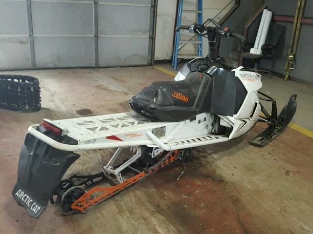 4UF12SNW2CT115556 - 2012 ARCTIC CAT M8  WHITE photo 4