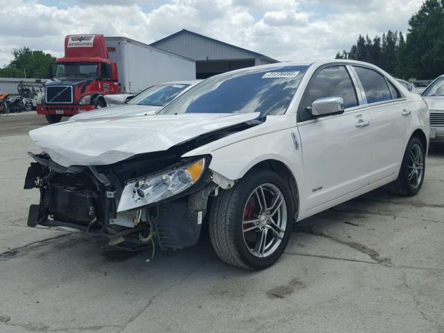 3LNDL2L33CR836363 - 2012 LINCOLN MKZ HYBRID WHITE photo 2