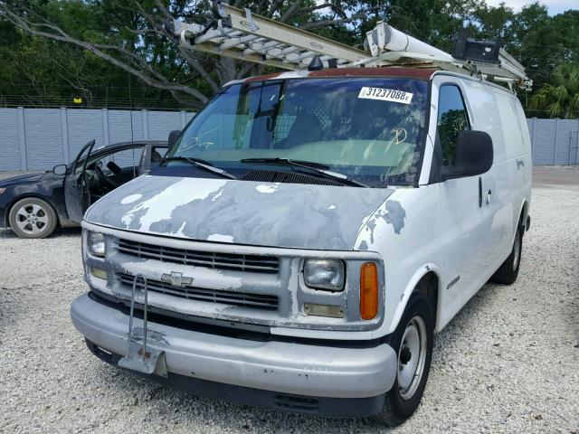 1GCFG25W011163810 - 2001 CHEVROLET EXPRESS G2 WHITE photo 2