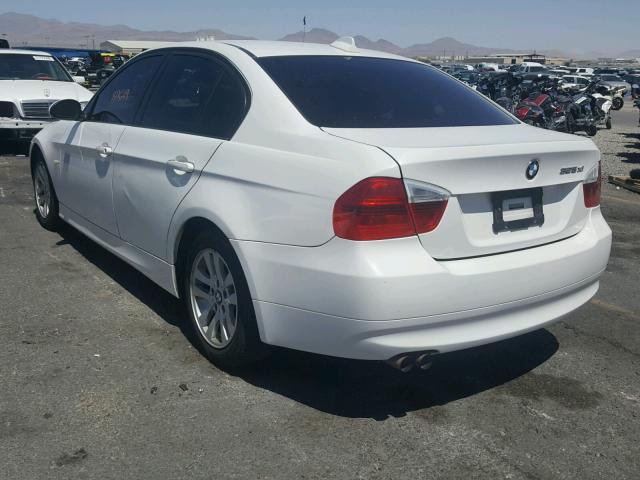 WBAVD13536KV11865 - 2006 BMW 325 XI WHITE photo 3