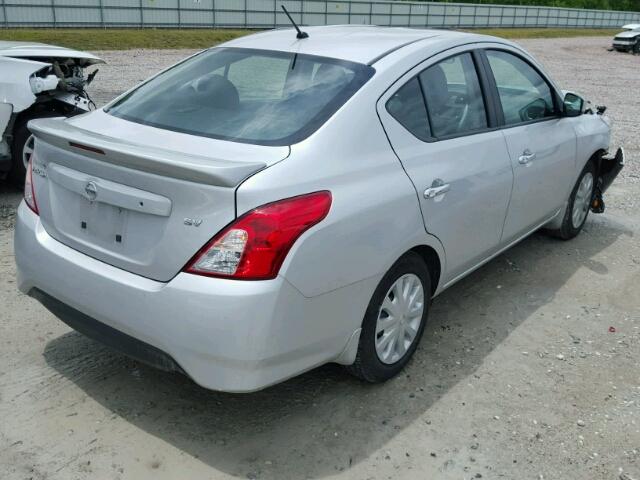 3N1CN7AP0HL812189 - 2017 NISSAN VERSA SILVER photo 4