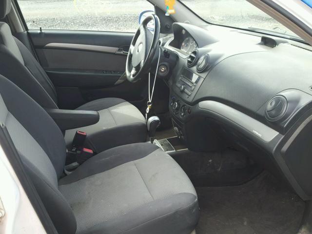 KL1TD66E89B339489 - 2009 CHEVROLET AVEO LS WHITE photo 5