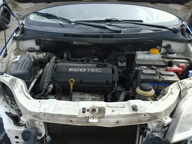 KL1TD66E89B339489 - 2009 CHEVROLET AVEO LS WHITE photo 7