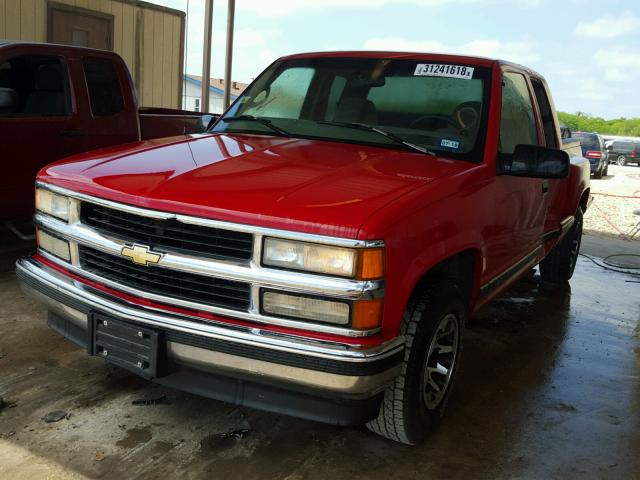 2GCEC19W8V1131358 - 1997 CHEVROLET GMT-400 C1 RED photo 2