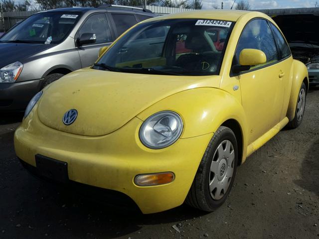 3VWBC21C4YM479405 - 2000 VOLKSWAGEN NEW BEETLE YELLOW photo 2