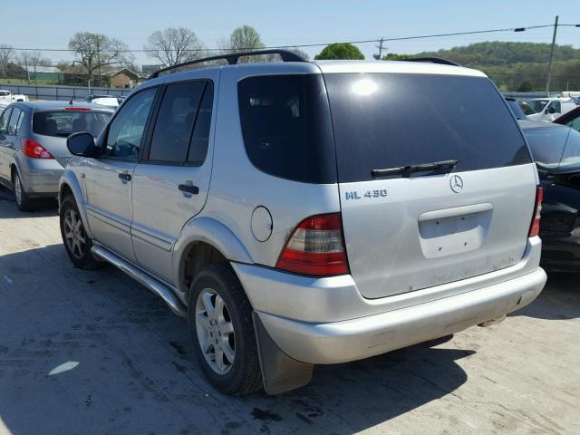 4JGAB72E1XA065911 - 1999 MERCEDES-BENZ ML 430 银色 照片 3