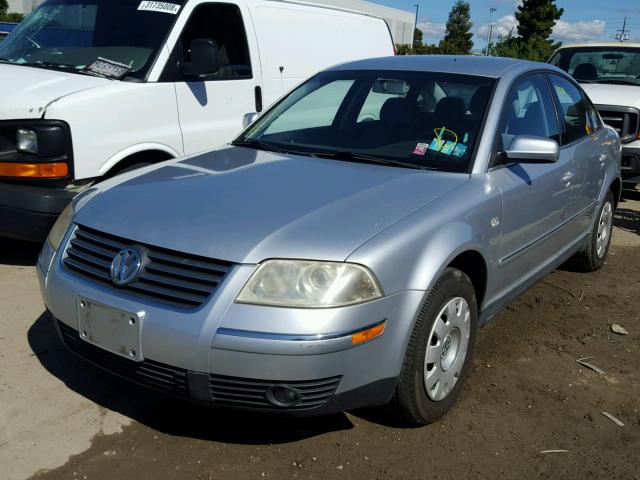 WVWPH63B71P209302 - 2001 VOLKSWAGEN PASSAT GLS SILVER photo 2