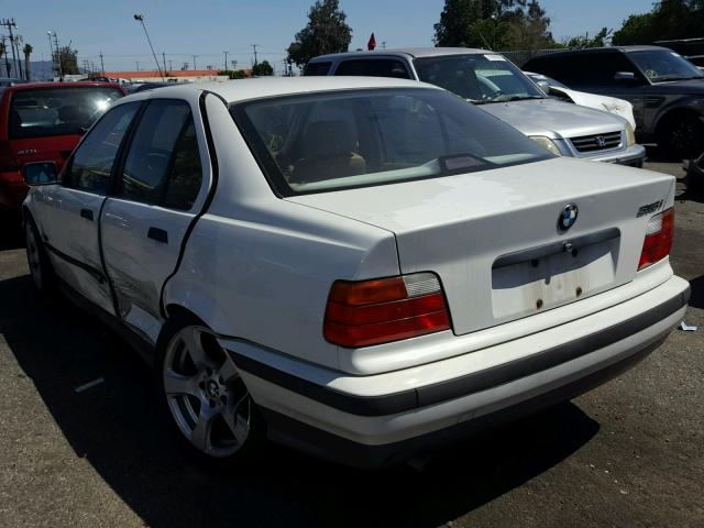 4USCC8325SLA10053 - 1995 BMW 318 I AUTO WHITE photo 3