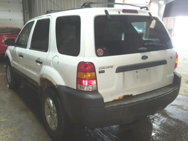 1FMYU93135KD27340 - 2005 FORD ESCAPE XLT WHITE photo 3