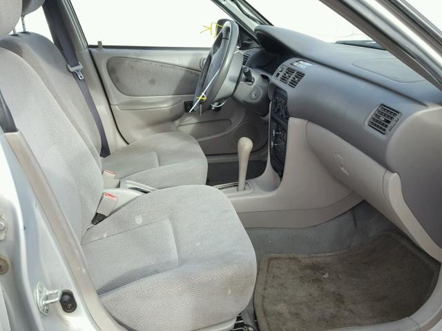 1Y1SK52871Z413335 - 2001 CHEVROLET GEO PRIZM 银色 照片 5