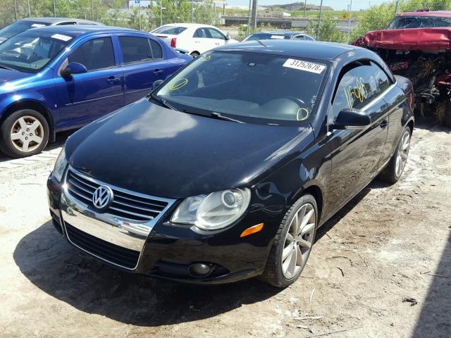 WVWDB71F17V021881 - 2007 VOLKSWAGEN EOS 3.2L S 黑色 照片 2