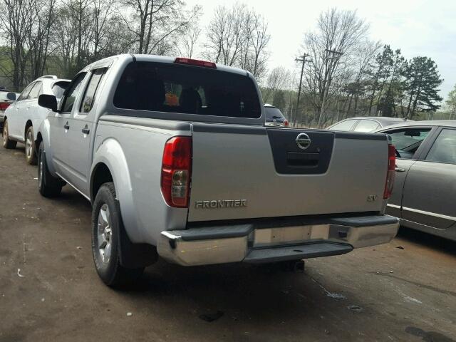 1N6AD0ER1BC403614 - 2011 NISSAN FRONTIER S SILVER photo 3