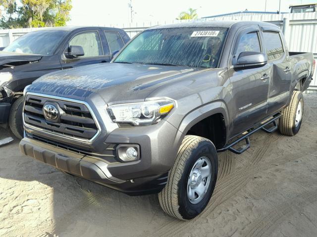 5TFAX5GN7JX108316 - 2018 TOYOTA TACOMA DOU GRAY photo 2