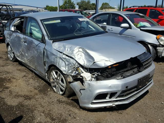 3VW2K7AJ4FM204208 - 2015 VOLKSWAGEN JETTA BASE 银色 照片 1