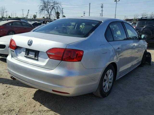 3VW2K7AJ7EM320422 - 2014 VOLKSWAGEN JETTA BASE 银色 照片 4