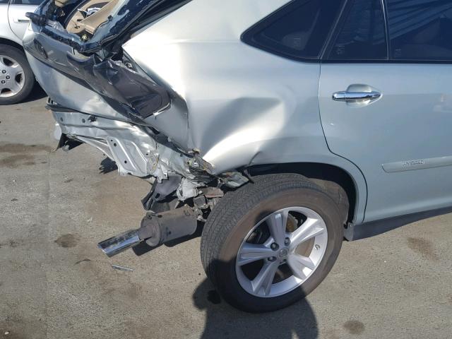 JTJHW31U882061839 - 2008 LEXUS RX 400H SILVER photo 9