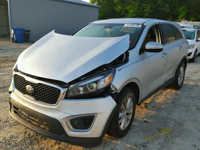 5XYPG4A39GG117963 - 2016 KIA SORENTO LX SILVER photo 2