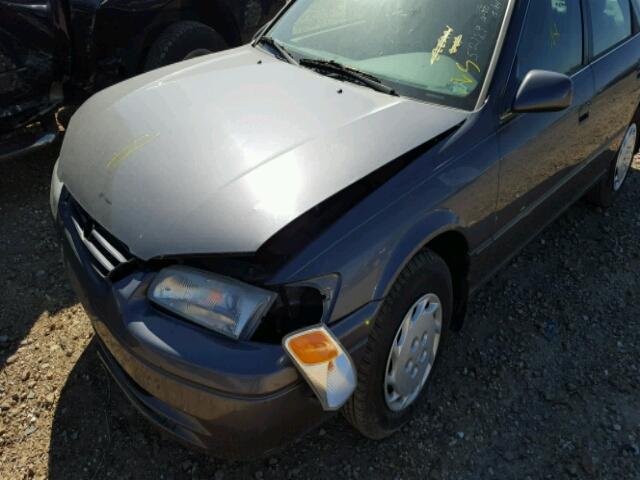 4T1BG22K6VU020747 - 1997 TOYOTA CAMRY CE GRAY photo 9