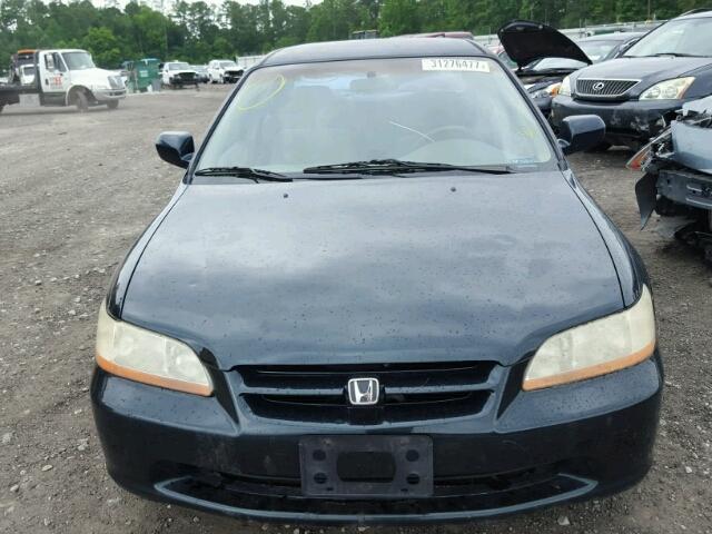 1HGCG5677YA052677 - 2000 HONDA ACCORD SE GREEN photo 9