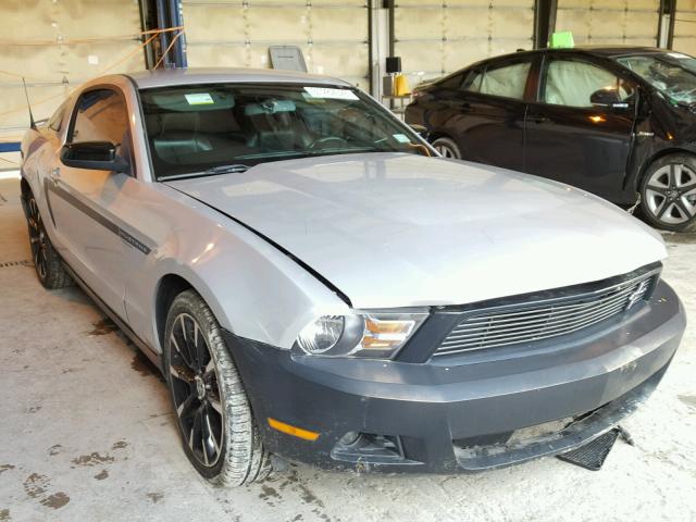1ZVBP8AM5C5241481 - 2012 FORD MUSTANG SILVER photo 1