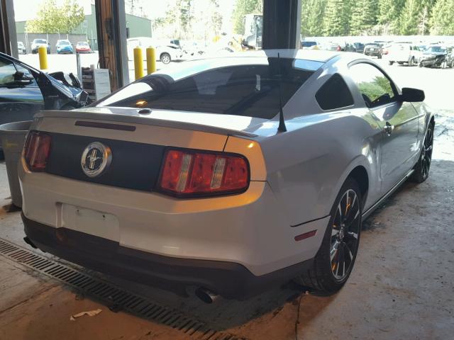 1ZVBP8AM5C5241481 - 2012 FORD MUSTANG SILVER photo 4