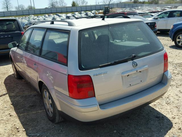 WVWHC63B21E031295 - 2001 VOLKSWAGEN PASSAT GLS SILVER photo 3