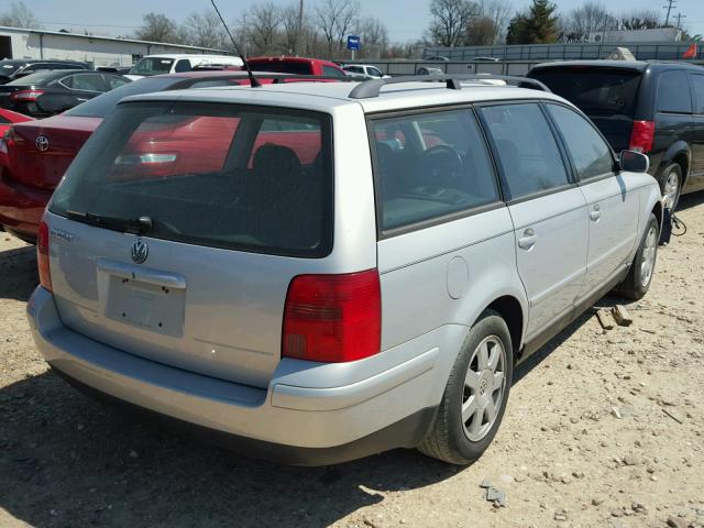 WVWHC63B21E031295 - 2001 VOLKSWAGEN PASSAT GLS SILVER photo 4