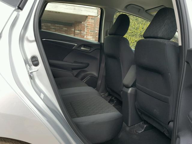 JHMGK5H50GS003855 - 2016 HONDA FIT LX فضي صورة 6