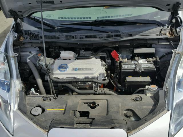 JN1AZ0CP3BT006446 - 2011 NISSAN LEAF SV SILVER photo 7