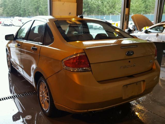 1FAHP35N89W104644 - 2009 FORD FOCUS SE GOLD photo 3