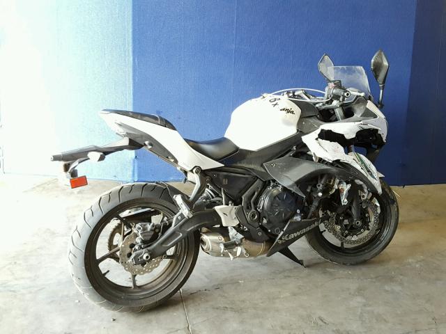 JKAEXEJ12HDA00539 - 2017 KAWASAKI EX650 J თეთრი ფოტო 9