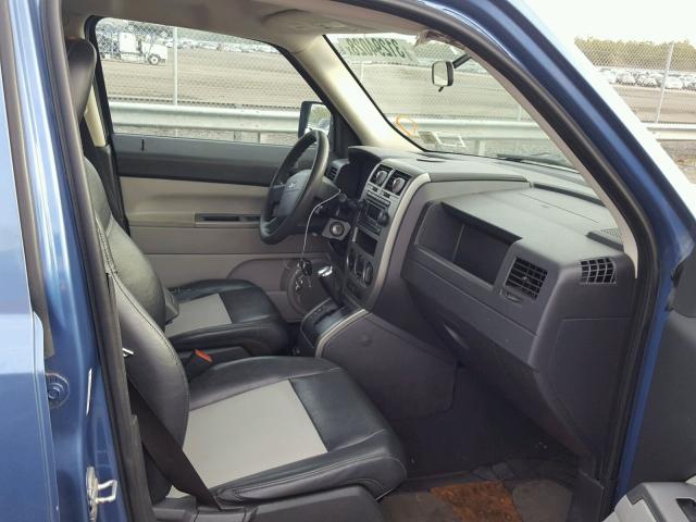 1J8FF28WX7D325280 - 2007 JEEP PATRIOT SP BLUE photo 5