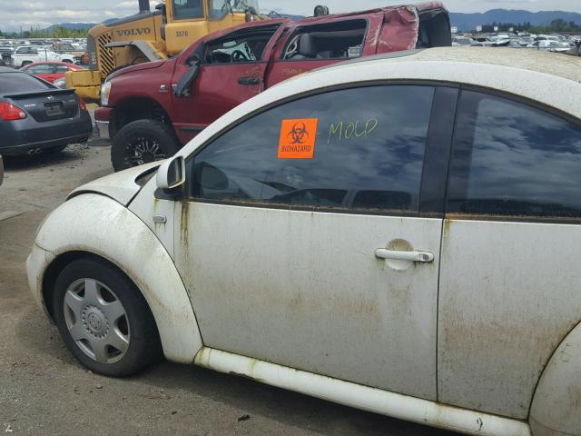 3VWDD21C7XM465504 - 1999 VOLKSWAGEN NEW BEETLE 白色 照片 9