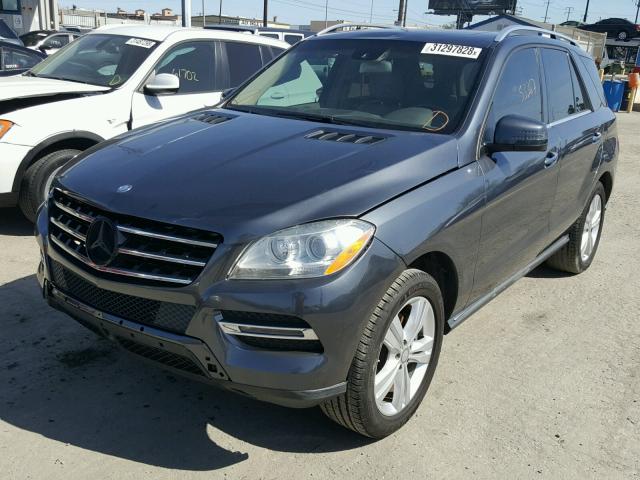 4JGDA5JB2EA305458 - 2014 MERCEDES-BENZ ML 350 GRAY photo 2