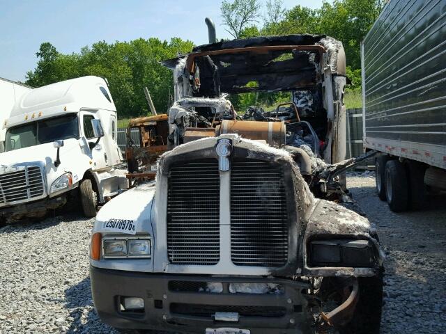 1XKADB9XXXR829043 - 1999 KENWORTH CONSTRUCTI BURN photo 9