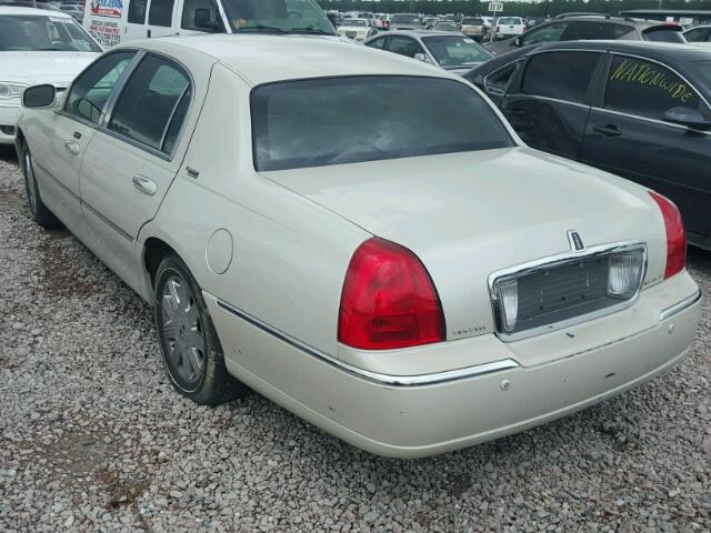 1LNHM82W75Y617939 - 2005 LINCOLN TOWN CAR S WHITE photo 3