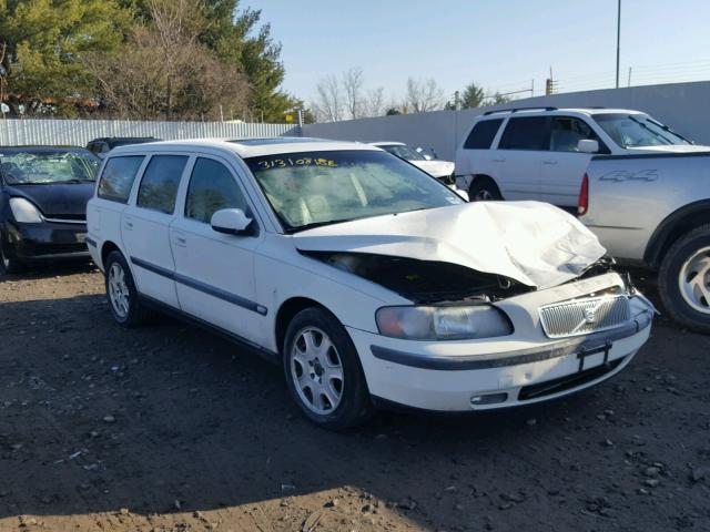 YV1SW53D311008716 - 2001 VOLVO V70 T5 TUR WHITE photo 1