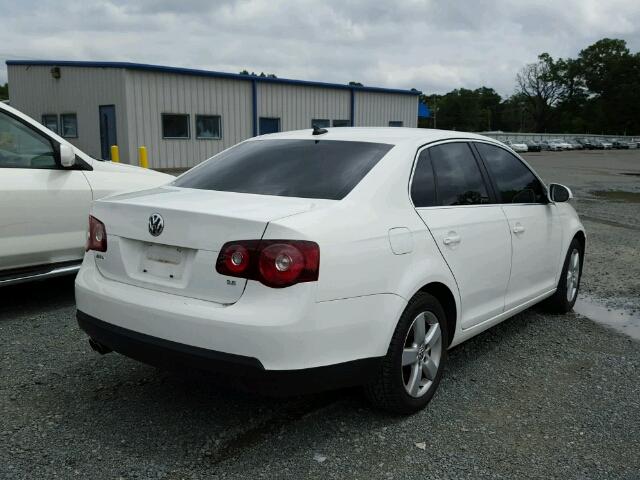 3VWRM71K59M073313 - 2009 VOLKSWAGEN JETTA SE WHITE photo 4