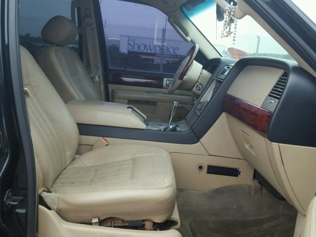 5LMFU28585LJ07547 - 2005 LINCOLN NAVIGATOR შავი ფოტო 5