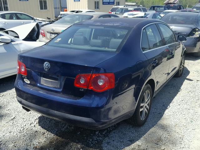 3VWRF71K16M704385 - 2006 VOLKSWAGEN JETTA 2.5 BLUE photo 4