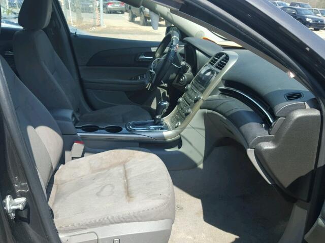 1G11B5SA6DF205948 - 2013 CHEVROLET MALIBU LS 银色 照片 5