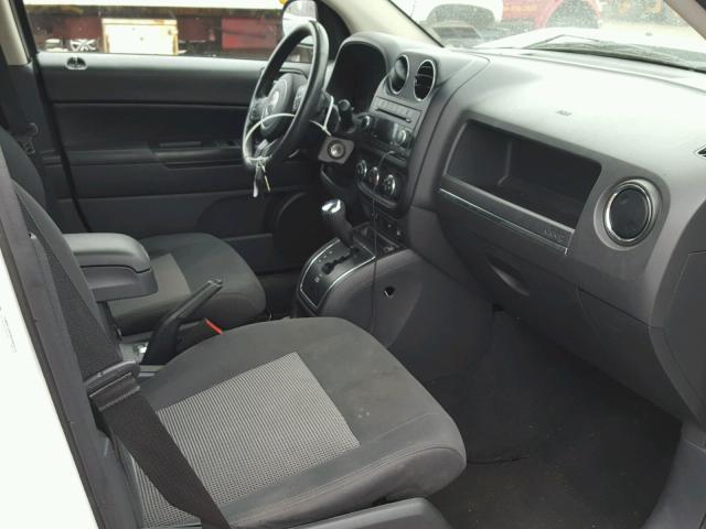 1J4NF1FB7BD283117 - 2011 JEEP COMPASS SP WHITE photo 5