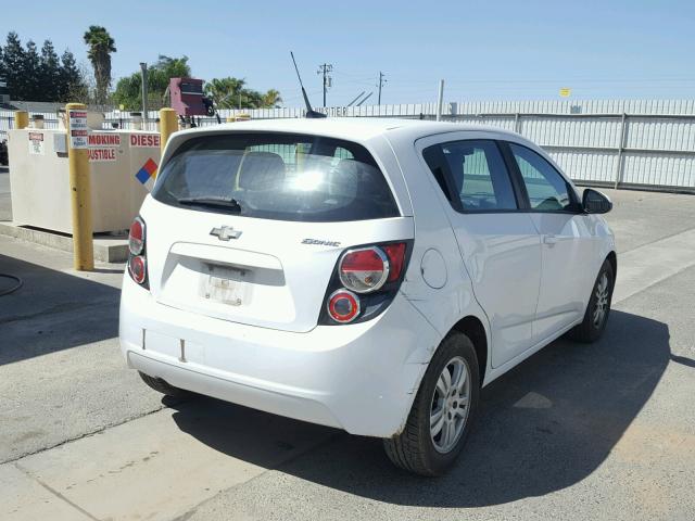 1G1JA6SH0C4104792 - 2012 CHEVROLET SONIC LS 白色 照片 4