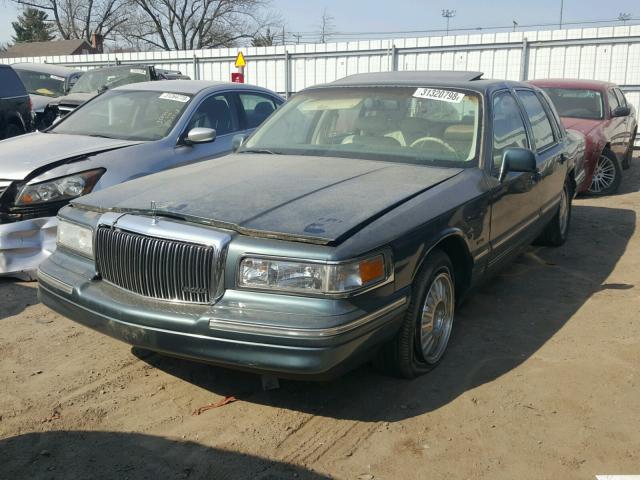 1LNLM82W1SY607252 - 1995 LINCOLN TOWN CAR S GREEN photo 2