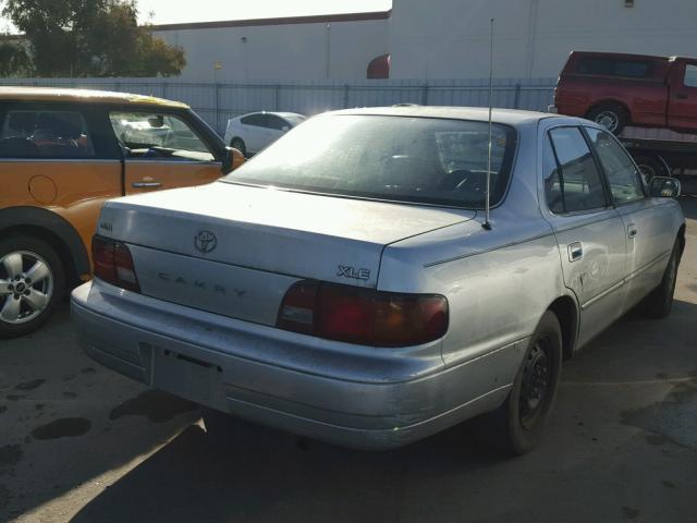 4T1SK13E5SU514529 - 1995 TOYOTA CAMRY XLE SILVER photo 4